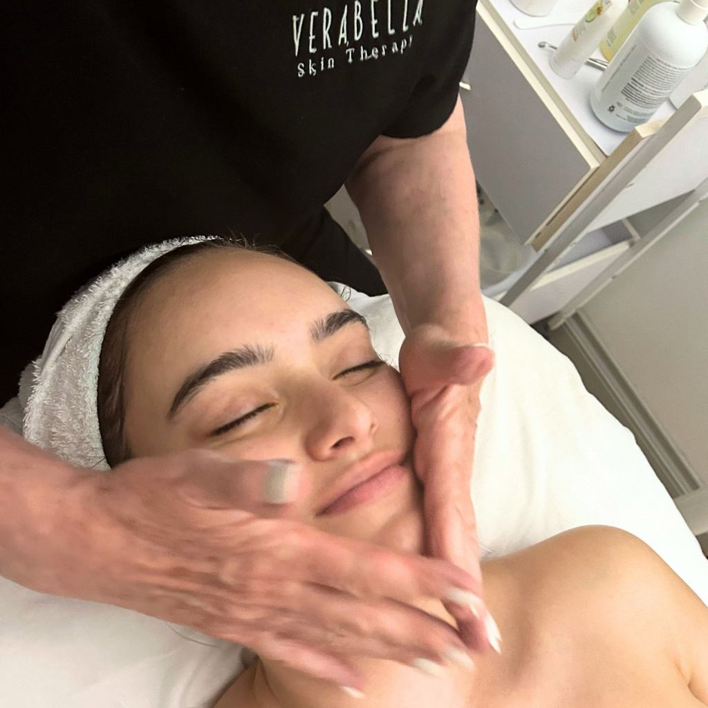 Facial Massage Stimulates Blood Circulation - VERABELLA
